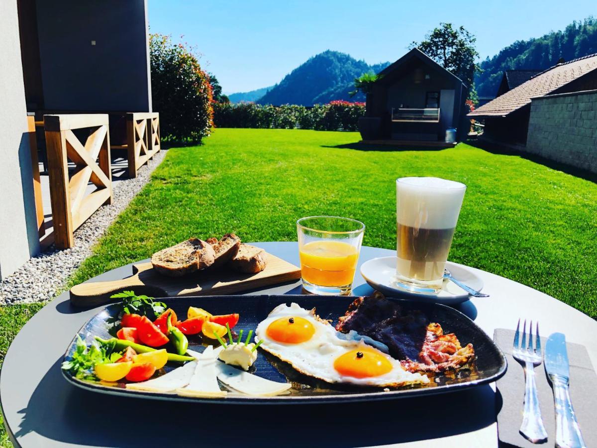Na Vasi Restavracija In Prenocisca Hotel Škofja Loka Exterior foto