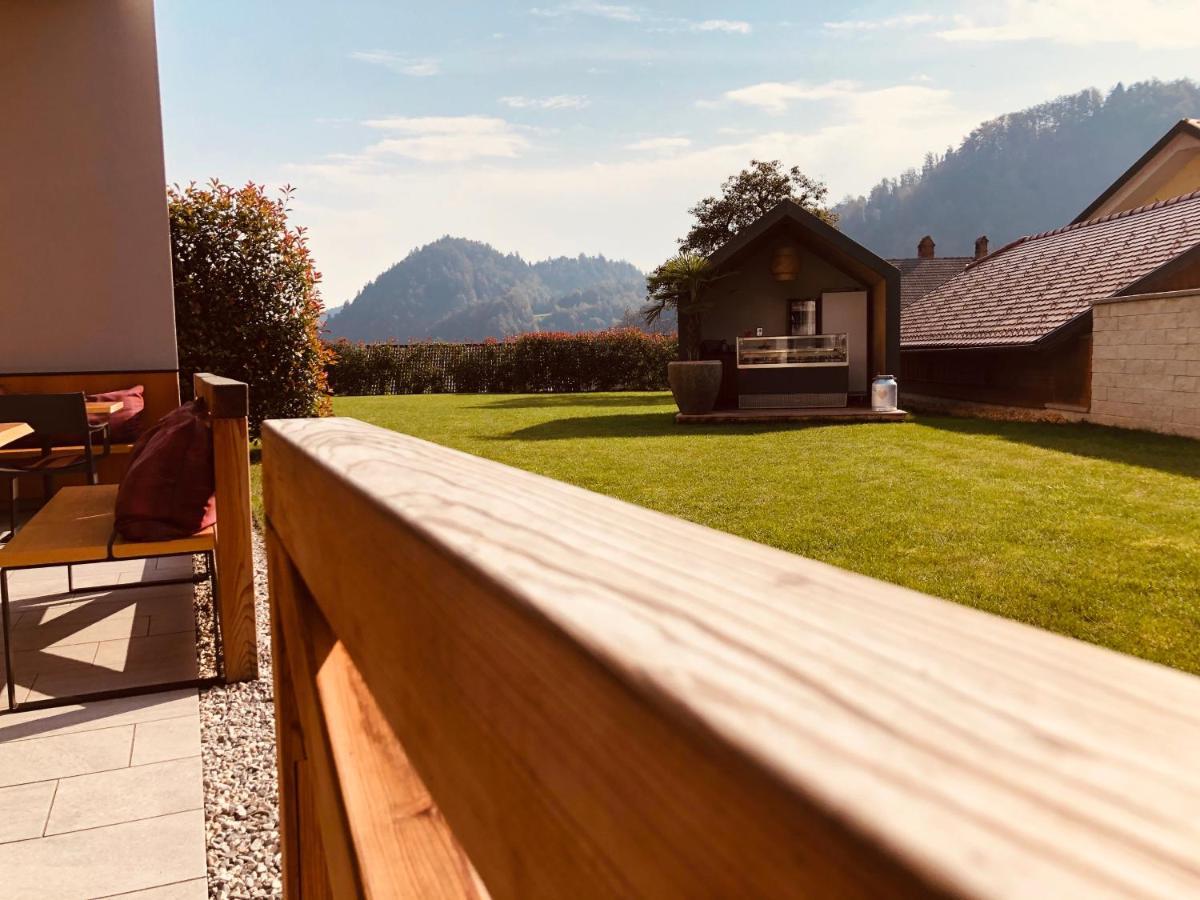 Na Vasi Restavracija In Prenocisca Hotel Škofja Loka Exterior foto