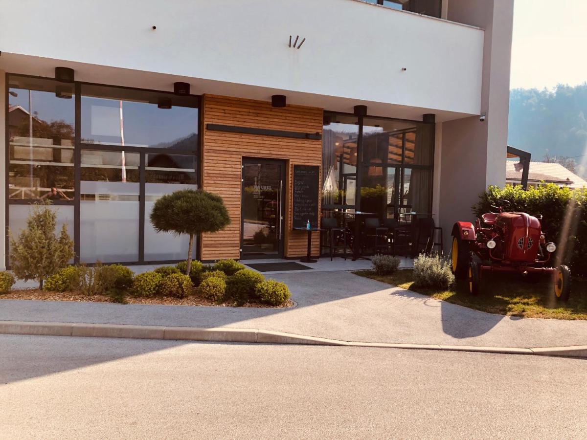 Na Vasi Restavracija In Prenocisca Hotel Škofja Loka Exterior foto