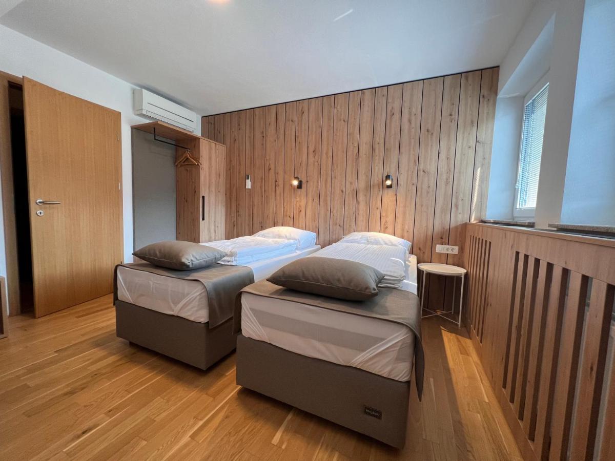 Na Vasi Restavracija In Prenocisca Hotel Škofja Loka Exterior foto