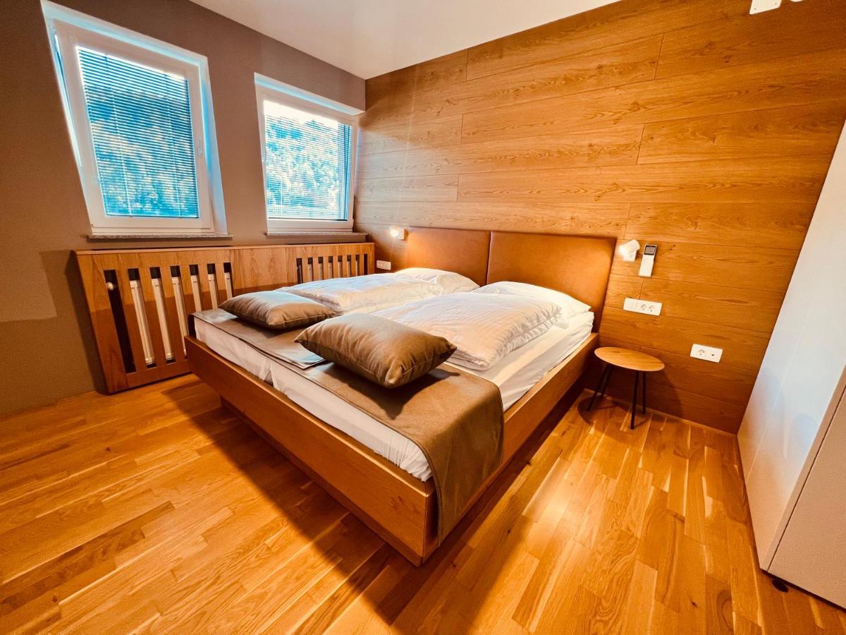 Na Vasi Restavracija In Prenocisca Hotel Škofja Loka Exterior foto