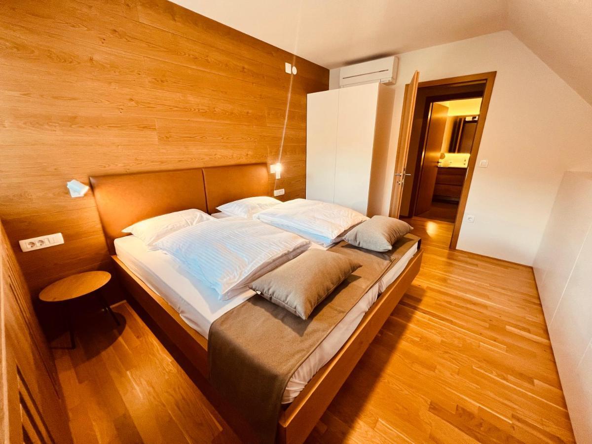 Na Vasi Restavracija In Prenocisca Hotel Škofja Loka Exterior foto
